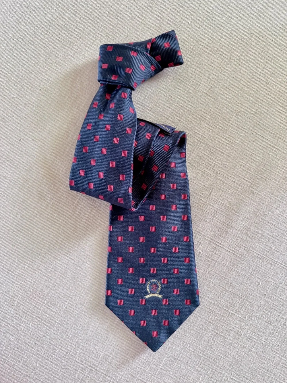 5 for $15 🌸 TOMMY HILFIGER | Navy/Red 100% Silk Tie with Hilfiger Crest for Men